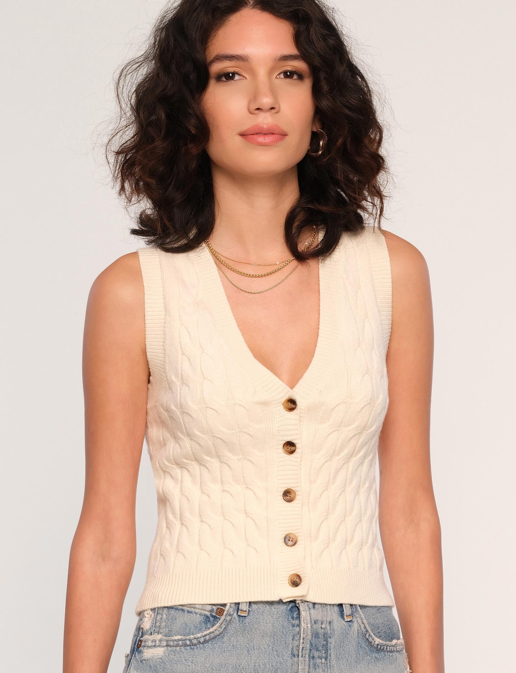 Giselle Vest – Heartloom