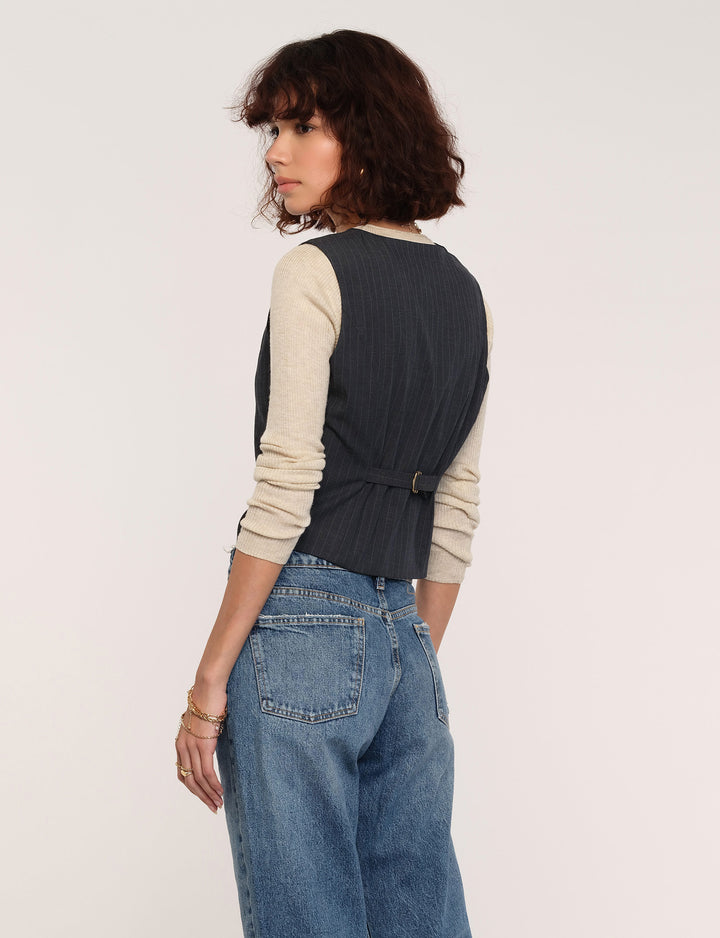 Anais Vest