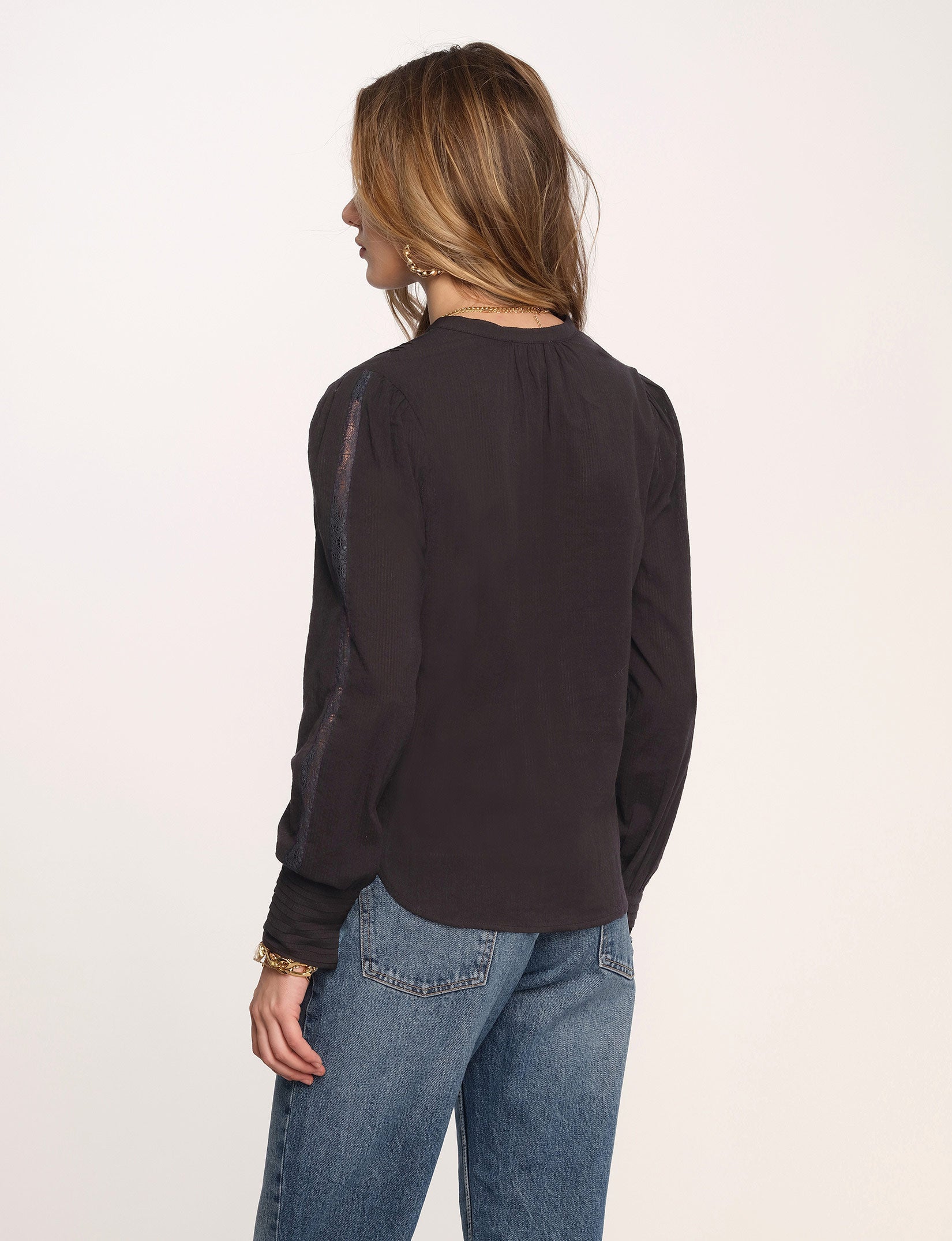pavila top