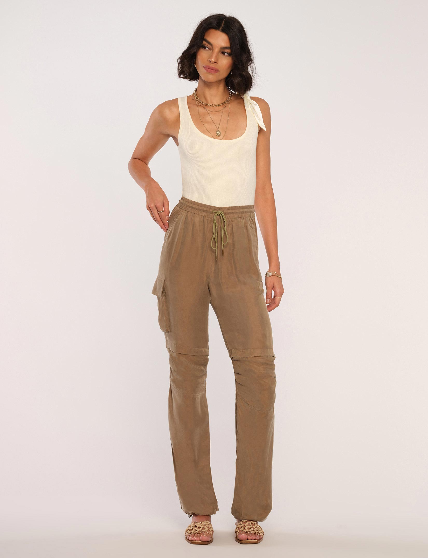 ◆THE MUSEUM VISITOR◆ HEART CARGO CAPRIPANTS BROWN 15684 brown y2k cargo capri pants multi pocket gorpcore | Depop