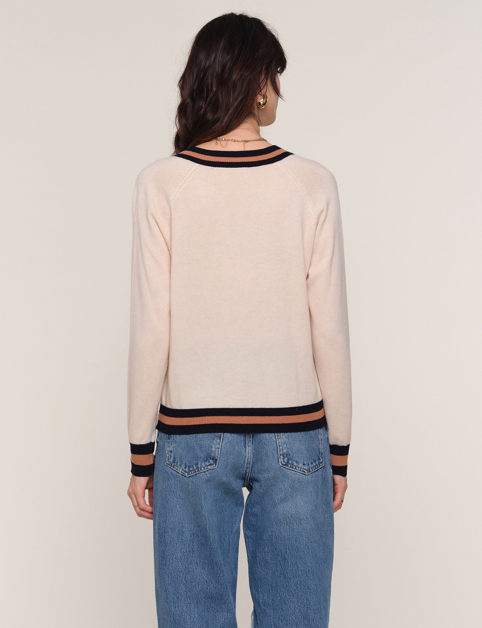 aella sweater