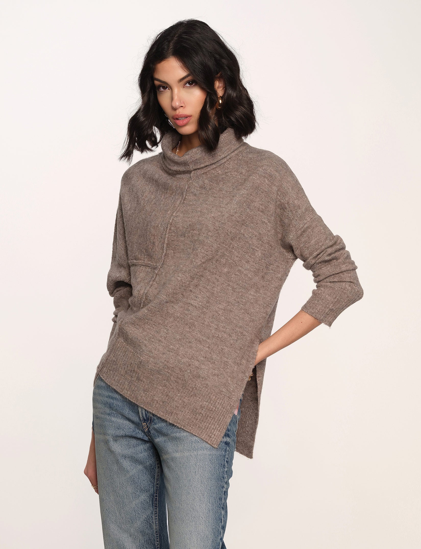 aska sweater
