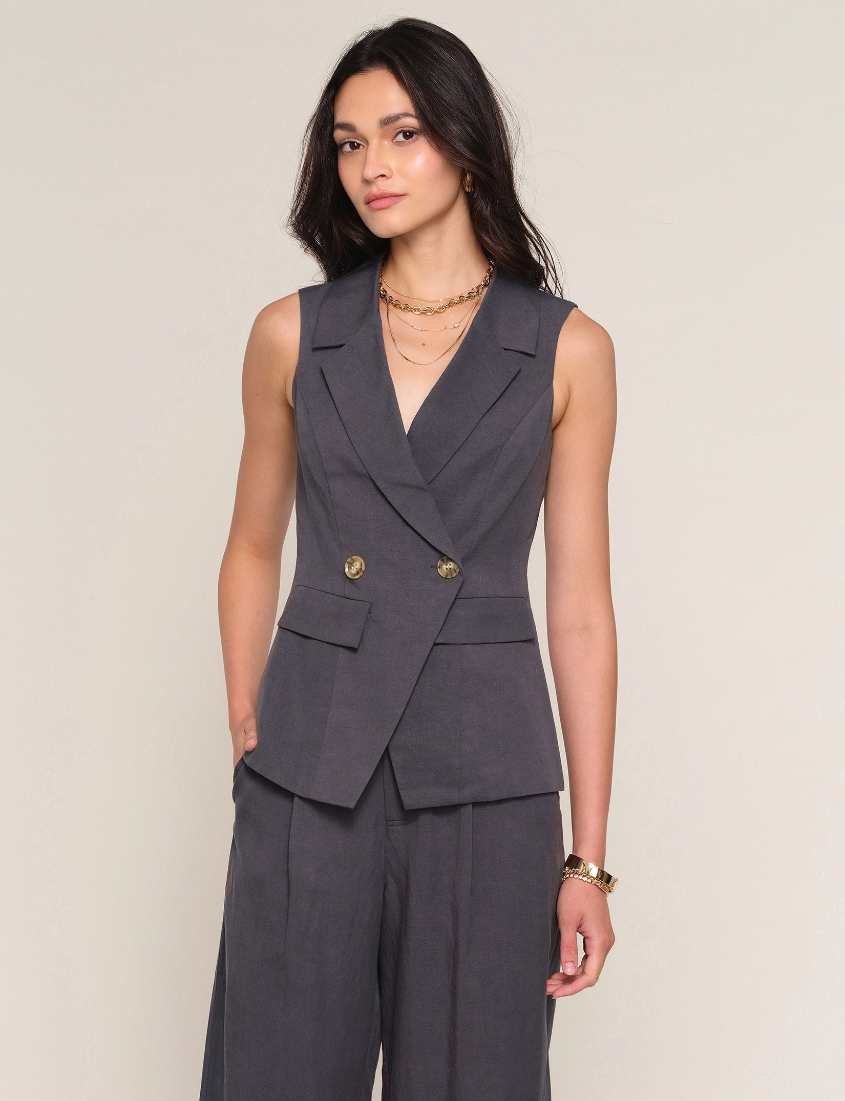 mona vest