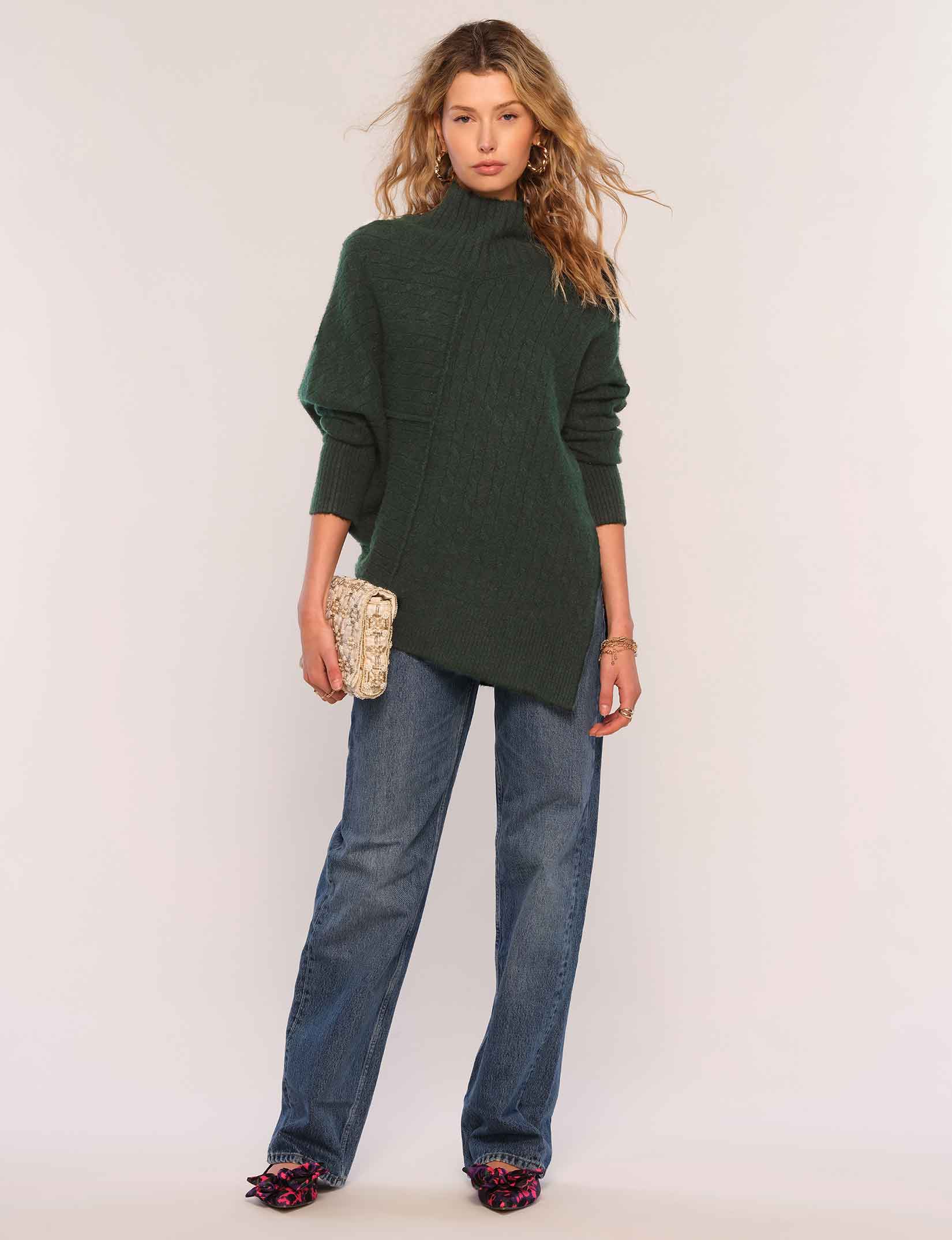 amia sweater