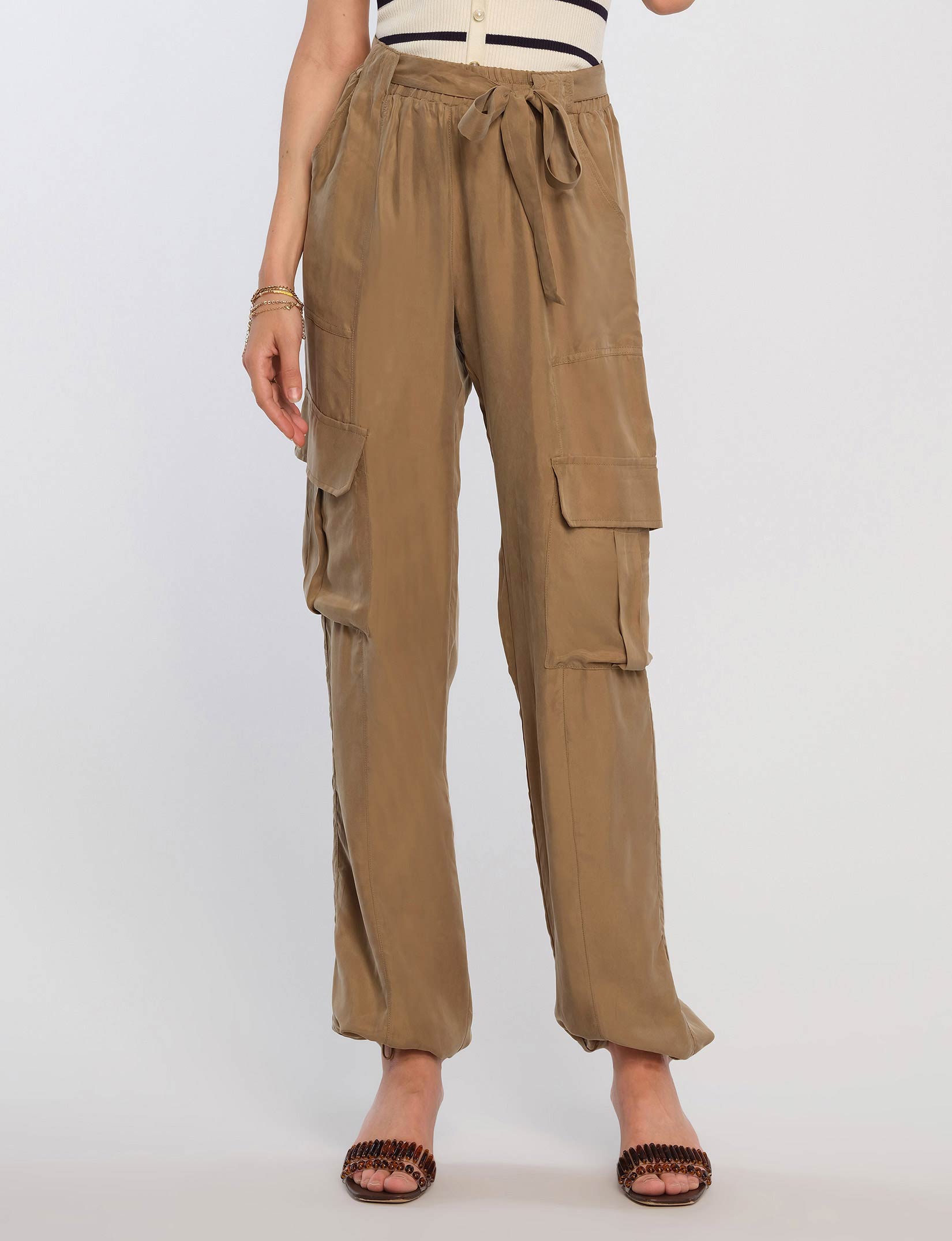 Maura Pant – ISLAND-BOY