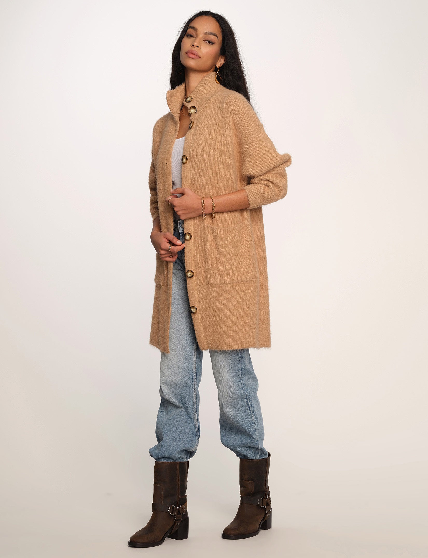 dora cardi