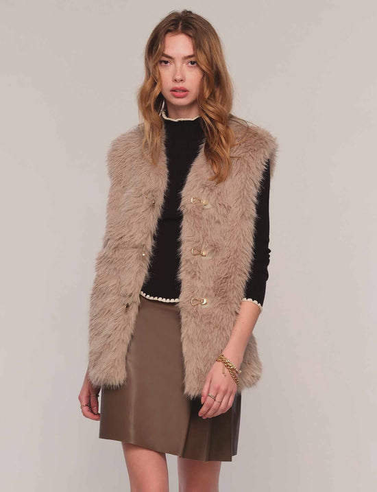 verina vest
